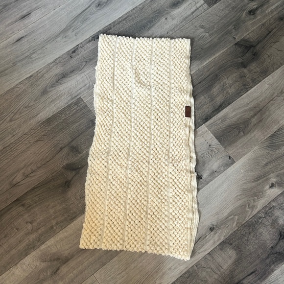 Infinity Scarf - Picture 1 of 2